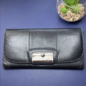 COACH Kristin Envelope black leather flap wallet w/silver closure